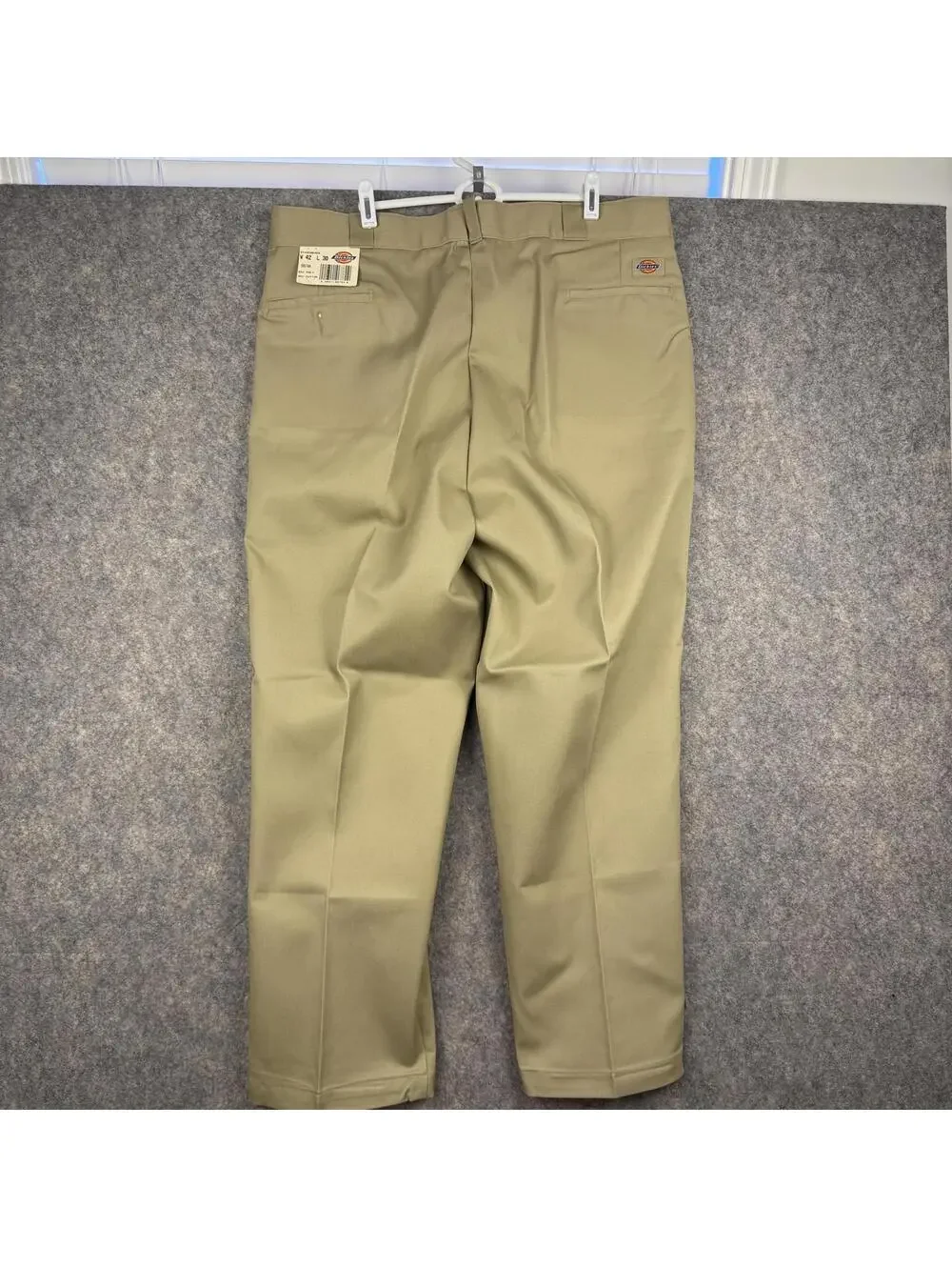 Dickies Men’s Classic Khaki Work Pants Flat Front 40 x 30 NWT 173